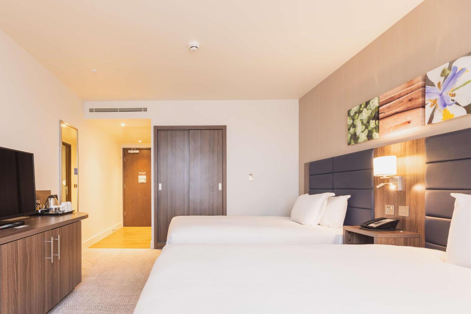ביקנהיל Hilton Garden Inn Birmingham Airport Uk מראה חיצוני תמונה