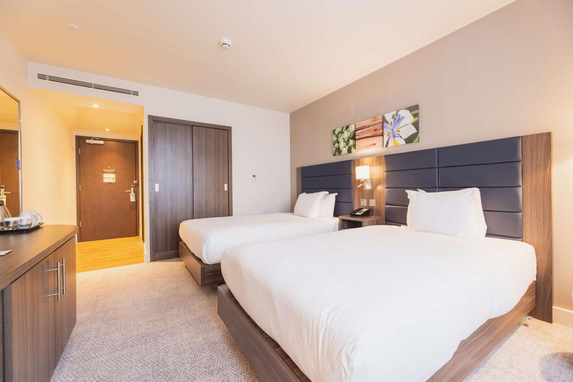 ביקנהיל Hilton Garden Inn Birmingham Airport Uk מראה חיצוני תמונה